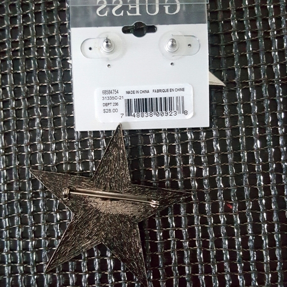 Guess Star Silver-tone Pierced Earrings & Star Pin - Picture 2 of 5